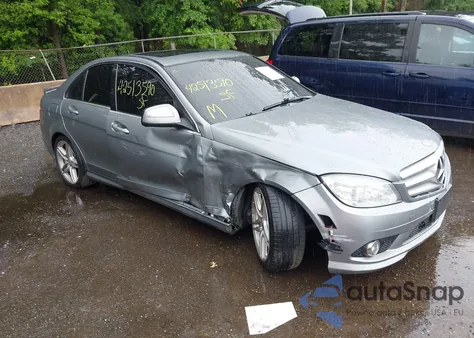 2008 Mercedes-Benz C 300 из США, поврежденный, VIN WDDGF54X48F189512